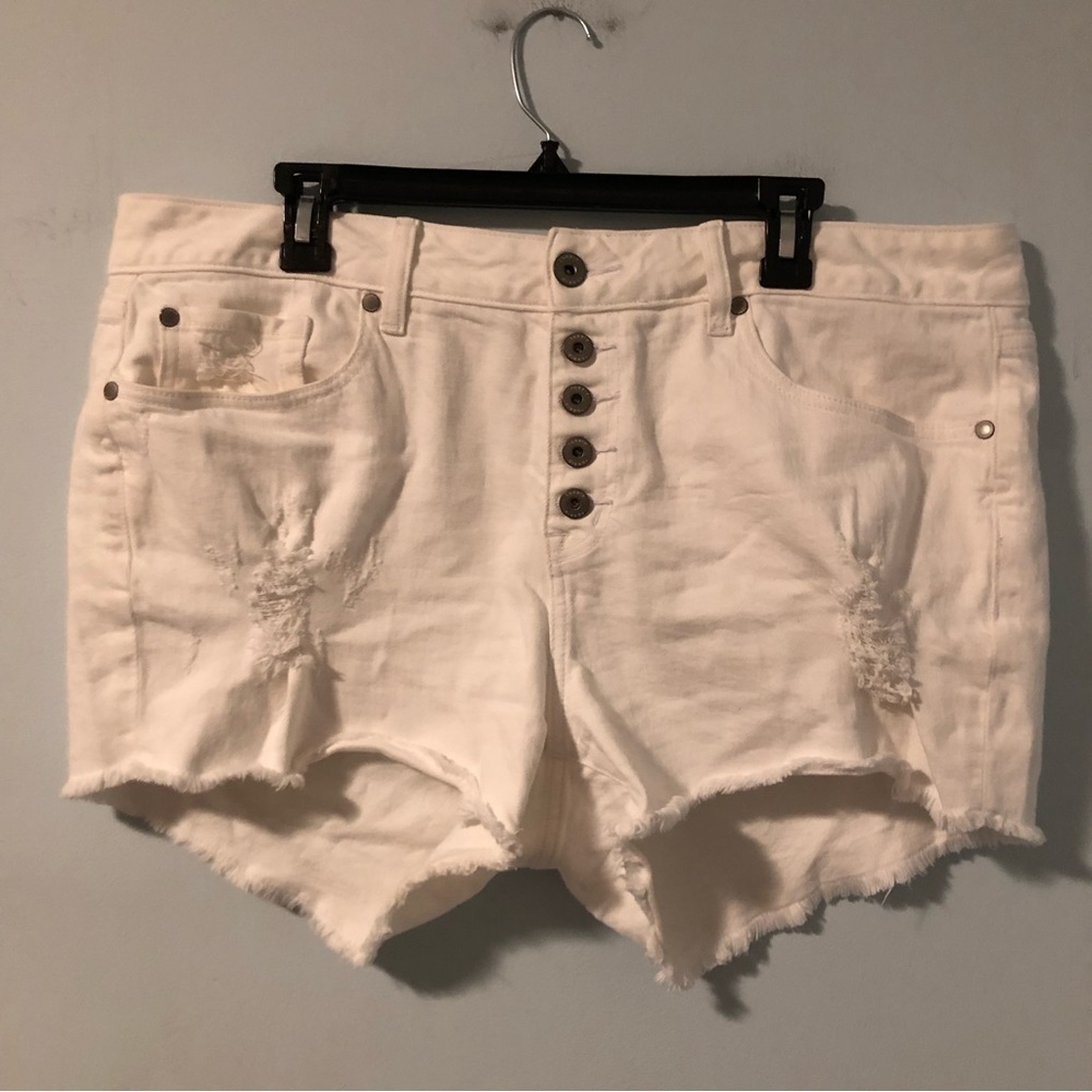 Torrid #FeelTheFit White Button Up Ripped Jean Shorts Size 16